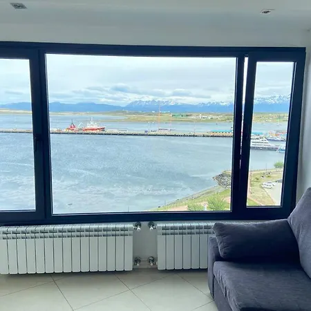 Entire Apartment In The Center, Top Floor With View Of The Beagle Ushuaia Exterior foto