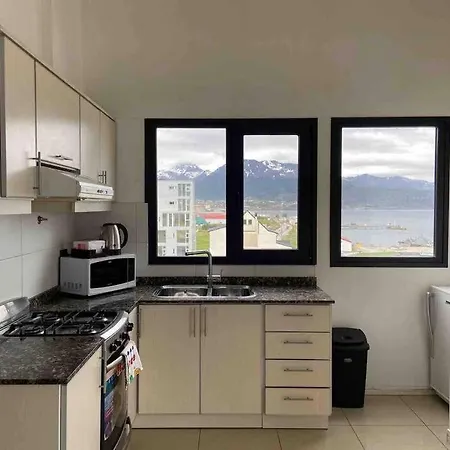 Entire Apartment In The Center, Top Floor With View Of The Beagle Ushuaia Exterior foto