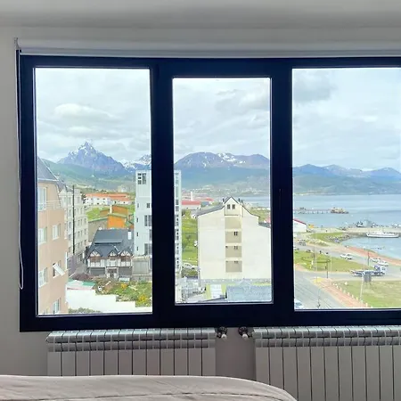 Entire Apartment In The Center, Top Floor With View Of The Beagle Ushuaia Exterior foto