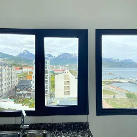 Entire Apartment In The Center, Top Floor With View Of The Beagle Ushuaia Exterior foto
